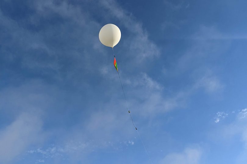 high-altitude balloons carry scientific research