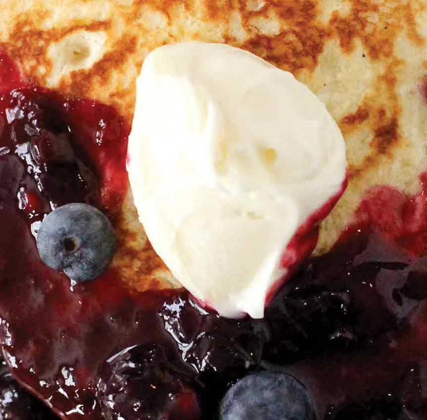 blueberry-cheesecake-pancakes-dougheyed.com