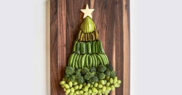 christmas-tree-charcuterie-board-ccl-2022